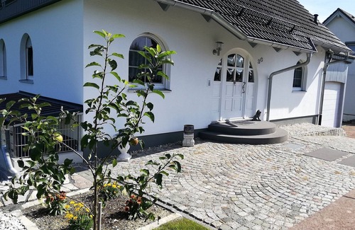 Naila Apartment | Cozy vacation apartment with far-reaching views of the countryside for 1 - 2 people. Close to nature!