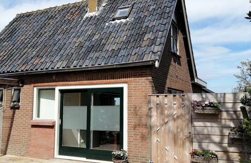 Camperduin House | Cozy vacation home for 4 people very close to beach, dunes and polder.