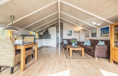 Schoenhagen House | Cozy vacation home in a quiet location close to the beach