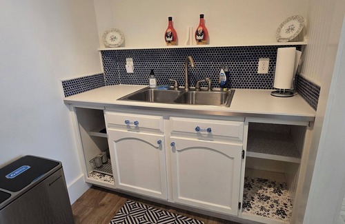 Newport Apartment | Cozy Victorian Apartment 2 near downtown