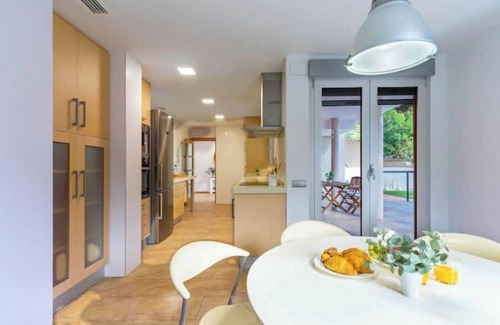 Alicante Villa | Cozy Villa in Alicante with swimming pool and barbecue