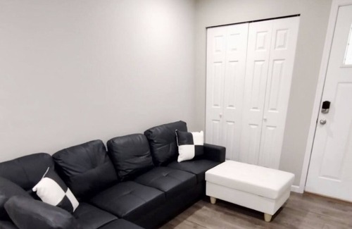 Silver Lake House | COZY VILLA: @ the most convenient location