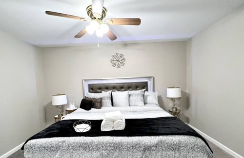 Silver Lake House | COZY VILLA: @ the most convenient location