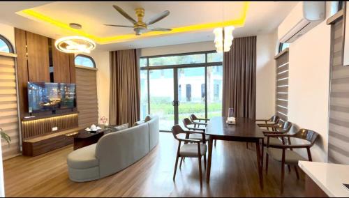 Van Don Hotel | Cozy Villa V3G08A in Sonasea - Vân Đồn - Gần biển- cho thuê lẻ phòng