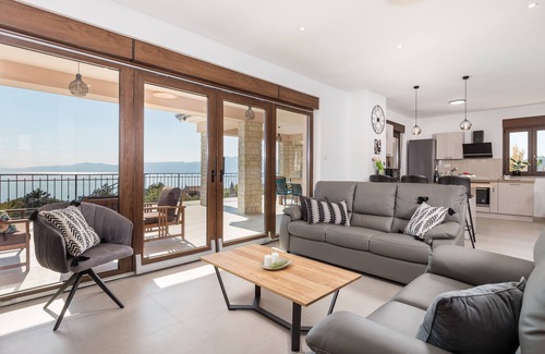 Sodici Villa | Cozy villa with amazing view from terrace, pool, close to the beach