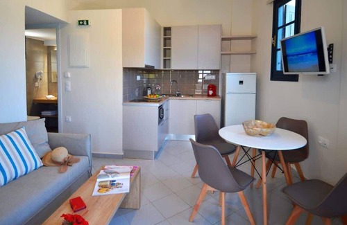Stalida House | Cozy Villa with Sea View, Private Balcony & Terrace