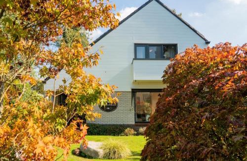 Den Ham Villa | Cozy villa with wellness tub, sauna and garden