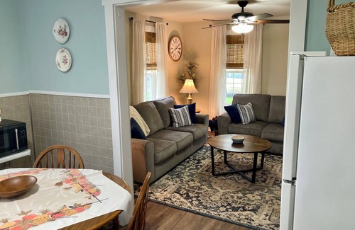 Cocolamus House | Cozy Vintage farmhouse in walking distance to Faylor Lake disc golf park.