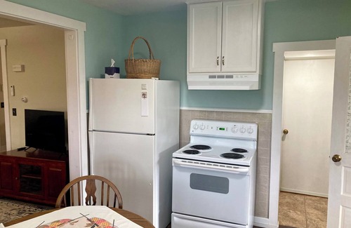 Cocolamus House | Cozy Vintage farmhouse in walking distance to Faylor Lake disc golf park.