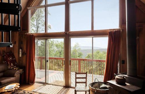 Paw Paw House | Cozy w 5 Private Acres Deck Grill & Dog Friendly