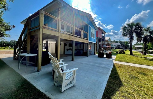 Shoreline Park House | Cozy water front home with a swimming pool near beaches and Old Town BSL!