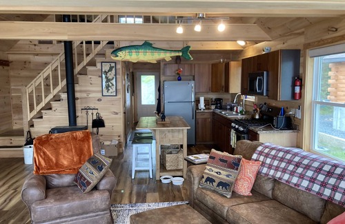 Greenville Cabin | Cozy Waterfront Cabin - Moosehead Lake