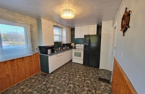 Marmora Cottage | Cozy waterfront cottage with patio and firepit!