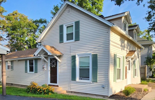 Olcott Cottage | Cozy Waterfront Cottage with Private Dock and Lake Access