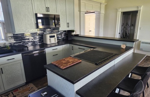 Prince County House | Cozy Waterfront Country Home w/game room. Close to all amenities!