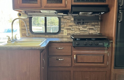 Modoc RV Rental | Cozy Waterfront RV Site for Masters Week