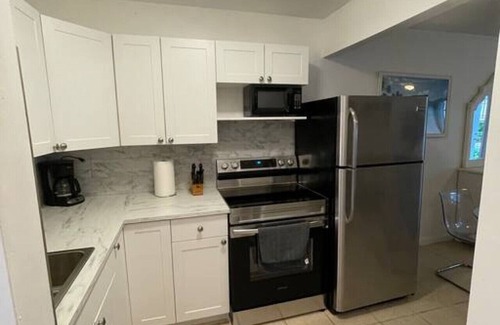 Riverside Park Apartment | Cozy waterfront studio with full kitchen