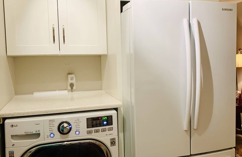 Keller Park House | Cozy, well stocked guest home ready for your stay!