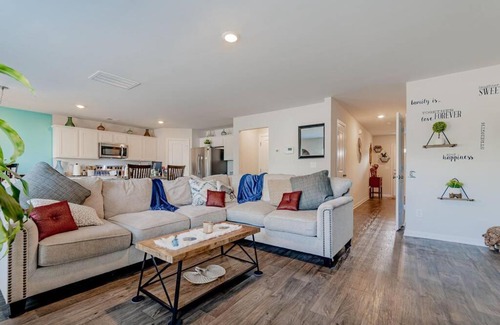 West Columbia House | Cozy West Columbia 4 bdr Home near USC, Military Bases & Downtown