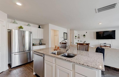 West Columbia House | Cozy West Columbia 4 bdr Home near USC, Military Bases & Downtown
