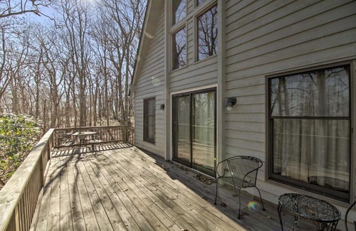 Wintergreen House | Cozy Wintergreen Cabin Near Mountain Inn and Slopes!