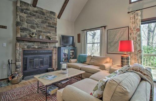 Wintergreen House | Cozy Wintergreen Cabin Near Mountain Inn and Slopes!