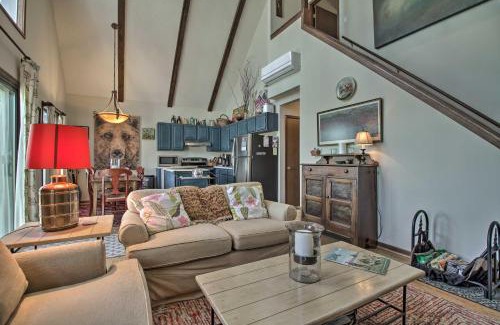 Wintergreen House | Cozy Wintergreen Cabin Near Mountain Inn and Slopes!