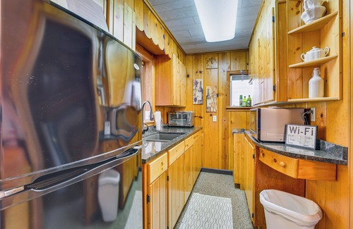 Bagley Cabin | Cozy Wisconsin Cabin: Walk to Beach & Boat Ramp!