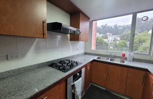 Financial District Apartment | Cozy with excellent views of the city, mountains, swimming pool, financial center park