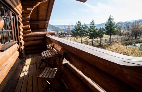 Vatra Dornei Ski Chalet | Cozy wooden chalet with Jacuzzi and Sauna