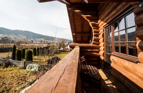 Vatra Dornei Ski Chalet | Cozy wooden chalet with Jacuzzi and Sauna