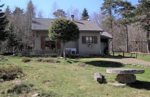 Champclause Cottage | Cozy Woodland Cottage Near Lac Bleu with Fireplace & Private Terrace