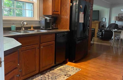 Lunenburg County House | Cozy Year-Round Lakefront Cottage Near Bridgewater on the Beautiful South Shore