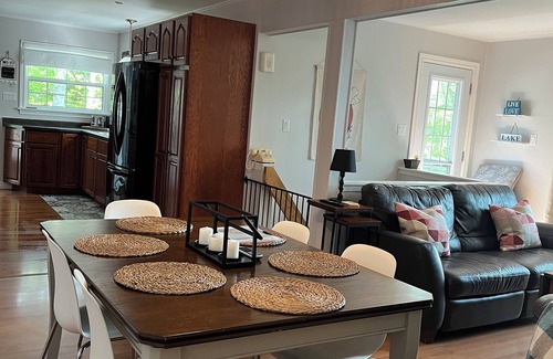 Lunenburg County House | Cozy Year-Round Lakefront Cottage Near Bridgewater on the Beautiful South Shore