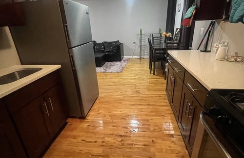 Newark Apartment | Cozy yet spacious 2 bed roomnn