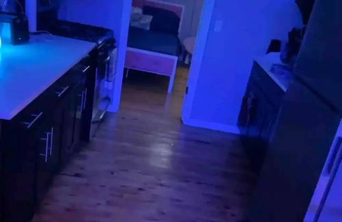 Newark Apartment | Cozy yet spacious 2 bed roomnn