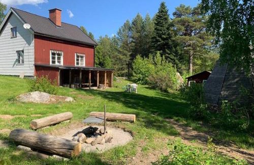 Ramsele House | Cozy Zweeds huis met openhaard en grote tuin