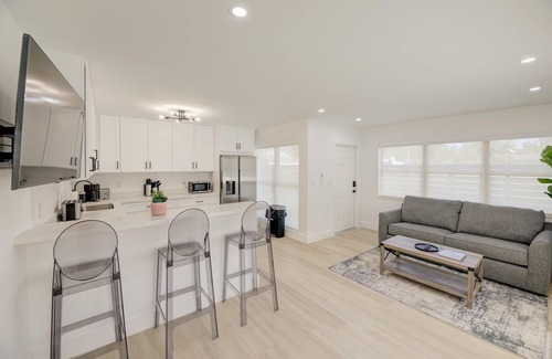 Sailboat Bend Condo | Cozy1 Bdrm Las Olas Blvd Free Parking 5 Minute Drive To Countelss Cafes & Shops