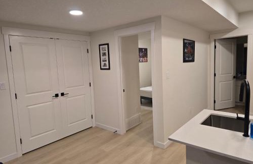 Southwest Edmonton Apartment | Cozy1-Bed Basement Suite in Southwest Edmonton