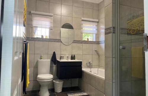 Eldoraigne Apartment | CozyatCaley - Private Apartment