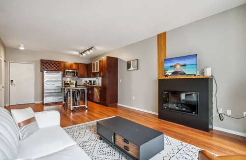 Mill District Apartment | CozySuites 2BR Mill District with pool, gym # 01