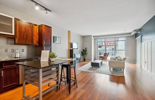 Mill District Apartment | CozySuites 2BR Mill District with pool, gym # 01