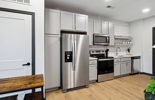 Lockerbie Square Apartment | CozySuites at Block20
