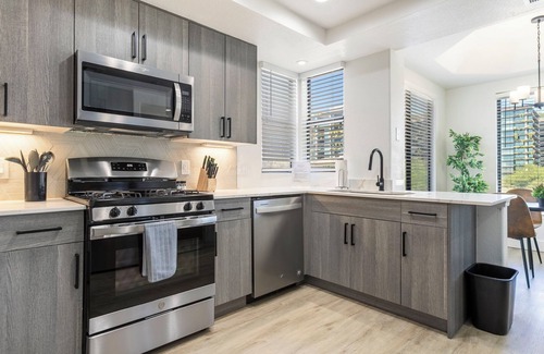 Kierland Apartment | CozySuites at Kierland Commons