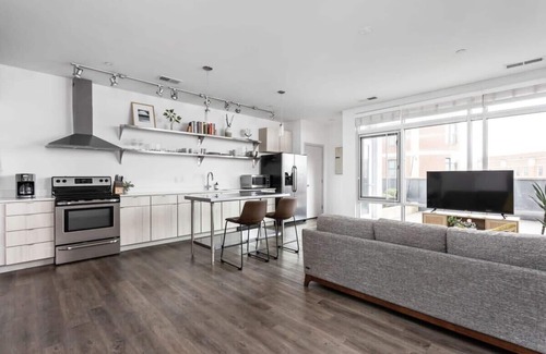 Downtown Indianapolis Apartment | CozySuites I Trendy 1BR, Bottleworks Indy #1