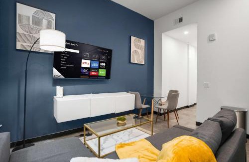 Cultural District Apartment | CozySuites Modern 1BR in Downtown Pitts 7