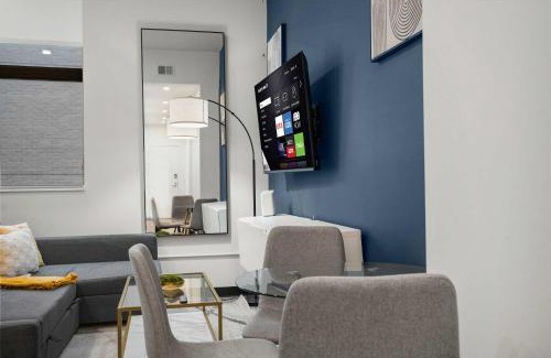 Cultural District Apartment | CozySuites Modern 1BR in Downtown Pitts 7