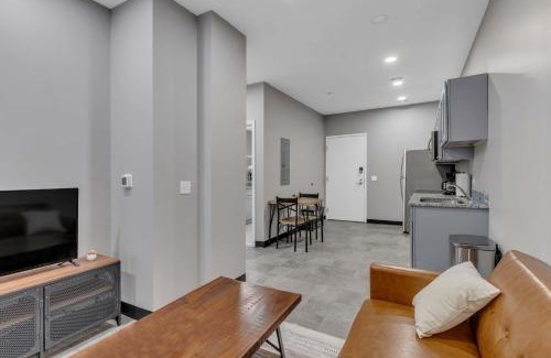 Cultural District Apartment | CozySuites Modern 1BR in Downtown Pitts #14