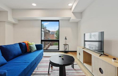 Lockerbie Square Apartment | CozySuites on Mass with garage parking #16