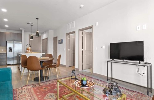 Downtown Phoenix Apartment | CozySuites PHX RORO Gym, Pool, Pets, Parking! #13